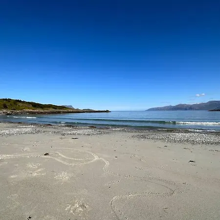 Aurora Hav Og Fjell Vannoya Holiday home *