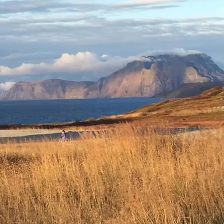 Aurora Hav Og Fjell Vannoya Karlsoy