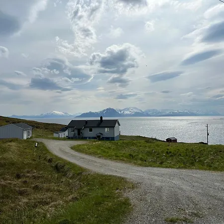 Aurora Hav Og Fjell Vannøya Karlsøy