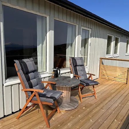 Aurora Hav Og Fjell Vannøya Feriehus