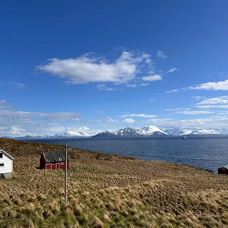 Aurora Mountain & Ocean House Holiday home