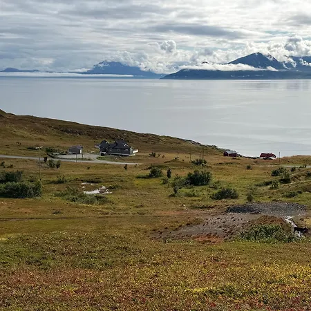 Aurora Hav Og Fjell Vannøya Feriehus
