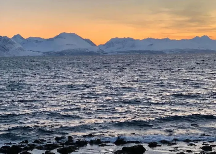Aurora Hav Og Fjell Vannoya Karlsøy