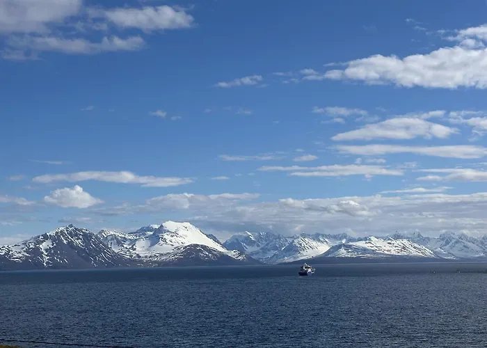 Aurora Hav Og Fjell Vannoya Karlsøy