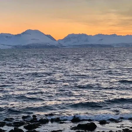 Aurora Hav Og Fjell Vannoya Karlsøy